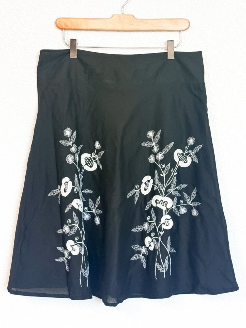 Black Floral Embroidered Cotton Midi Skirt Size 8 Boho Folk Cottagecore
